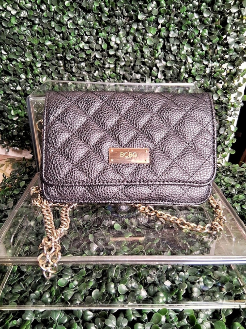 BCBG Quilted Chain Crossbody Bag in Black Like New
